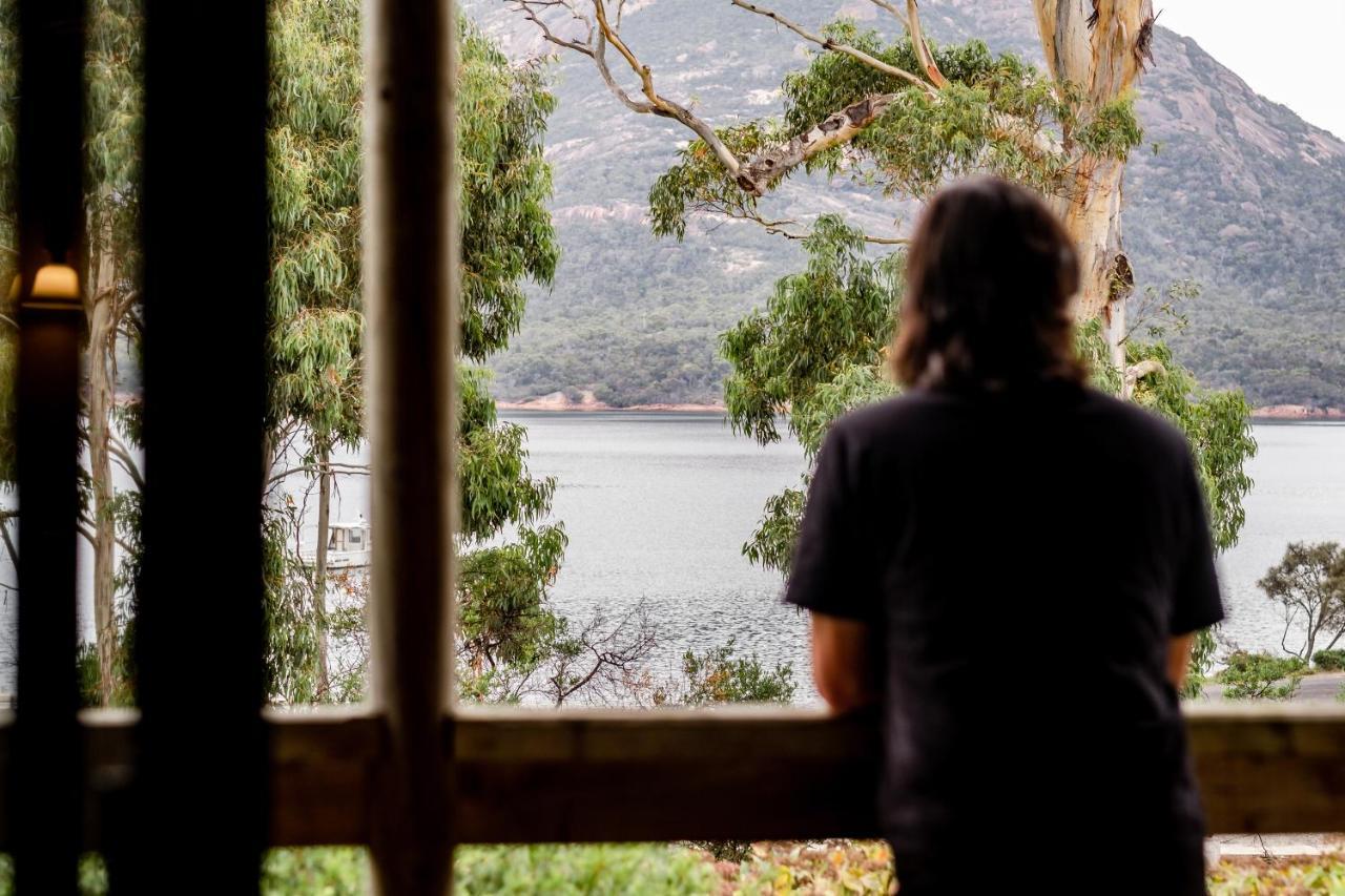 Freycinet Cottage 1 - Bluestone コールズ・ベイ エクステリア 写真