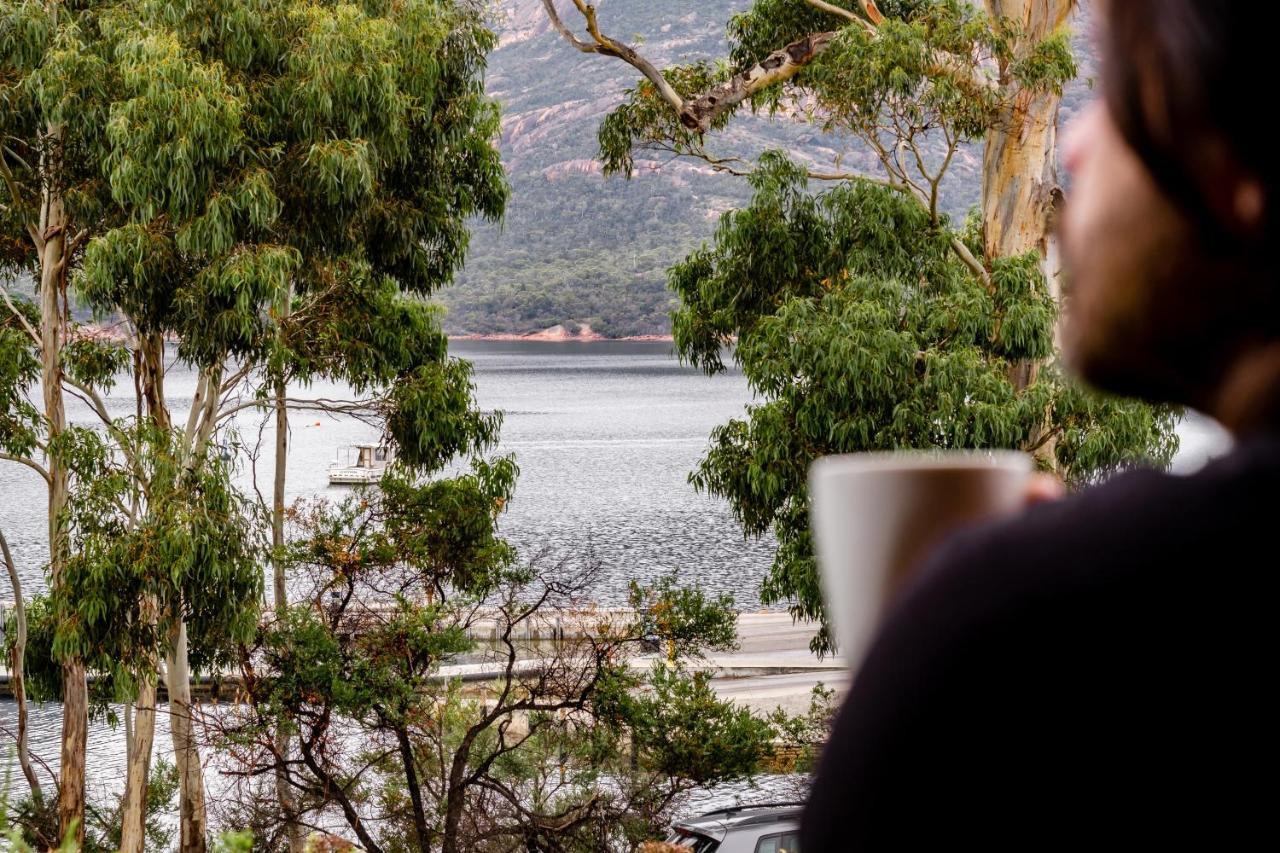 Freycinet Cottage 1 - Bluestone コールズ・ベイ エクステリア 写真